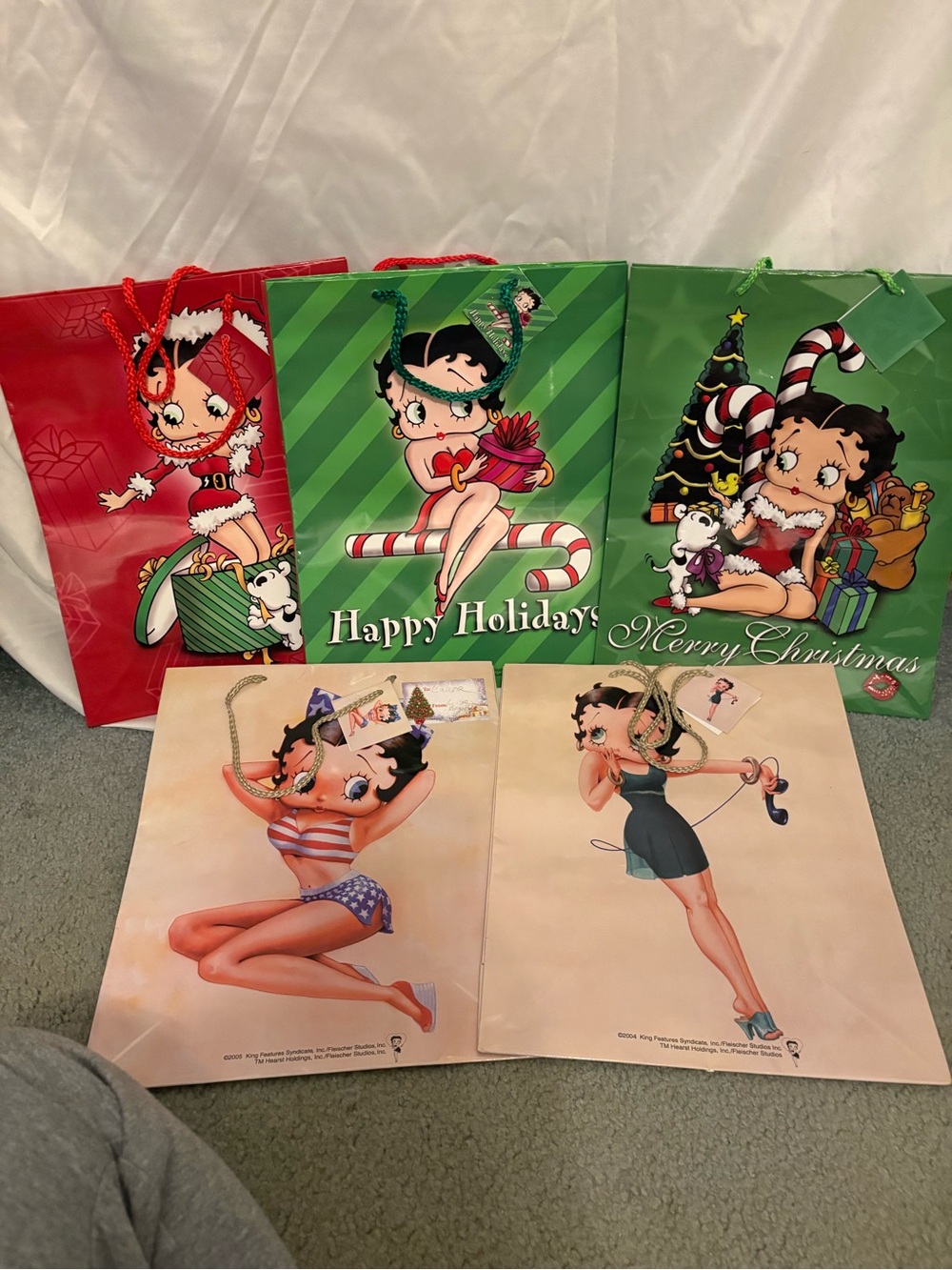 Betty Boop Holiday Gift Bag Set - Red, Green & Pink
